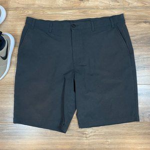 Callaway Golf Chino Shorts Men's Size 40‎